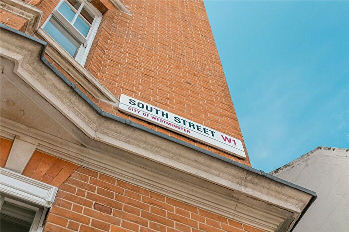3 Bedroom Flat To Rent In South Street, Mayfair, London, W1K