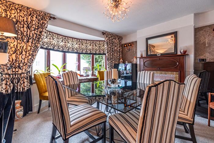 4 Bedroom Detached House For Sale In Newport Road, New Bradwell, Milton Keynes, MK13