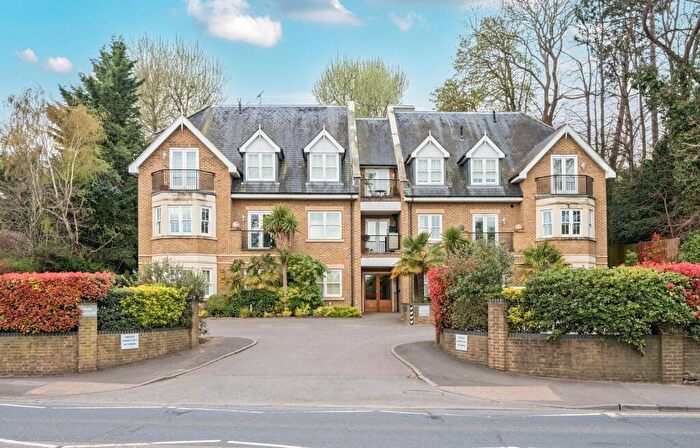 3 Bedroom Apartment For Sale In South Street, Epsom, KT18