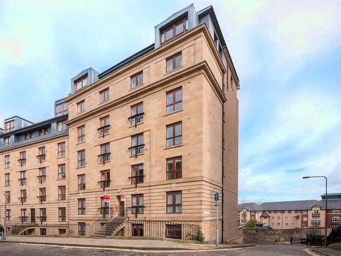 2 Bedroom Flat To Rent In St Stephen Street, Edinburgh, EH3