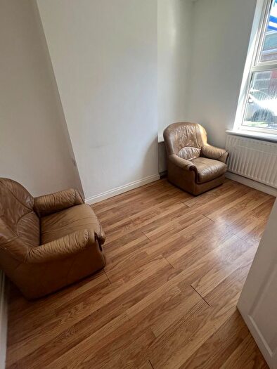 3 Bedroom Detached House To Rent In Strathmore Avenue, Luton, LU1