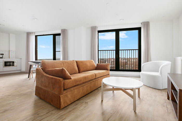 2 Bedroom Apartment To Rent In The Eades - Selborne Road, London, E17