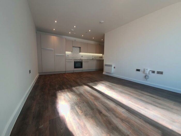 2 Bedroom Apartment To Rent In Moseley Gardens, Moseley Street, Digbeth, B12