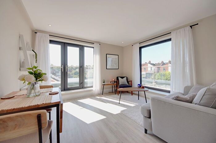 1 Bedroom Flat For Sale In Haydon Road, Watford, WD19