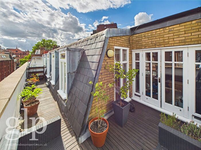 2 Bedroom Flat To Rent In Earlham Street, London, Greater London, Covent Garden, WC2H