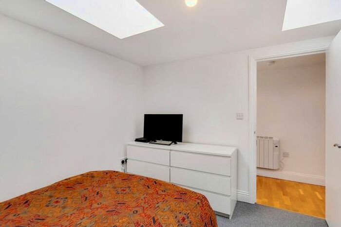 2 Bedroom Flat To Rent In London Road, Plaistow, London, E13