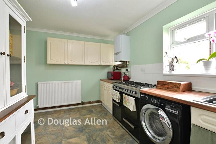 2 Bedroom Semi Detached House For Sale In Appletree Way, Wickford, Essex, SS11