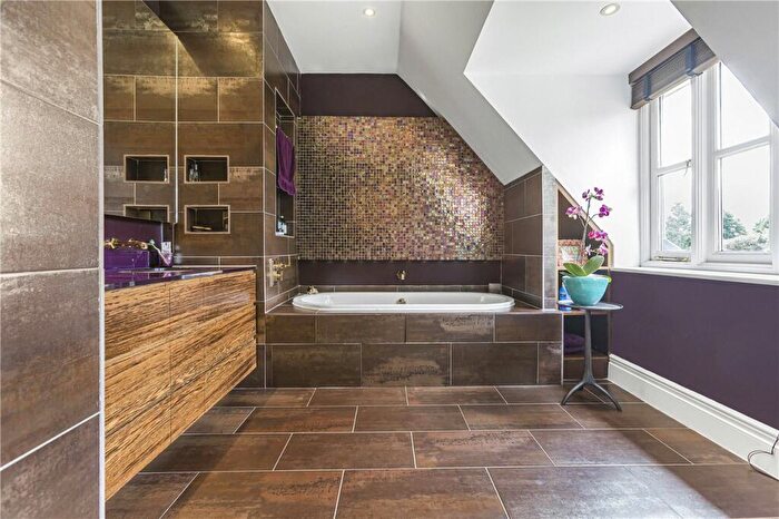 6 Bedroom Detached House For Sale In Pottersheath Road, Welwyn, Hertfordshire, AL6