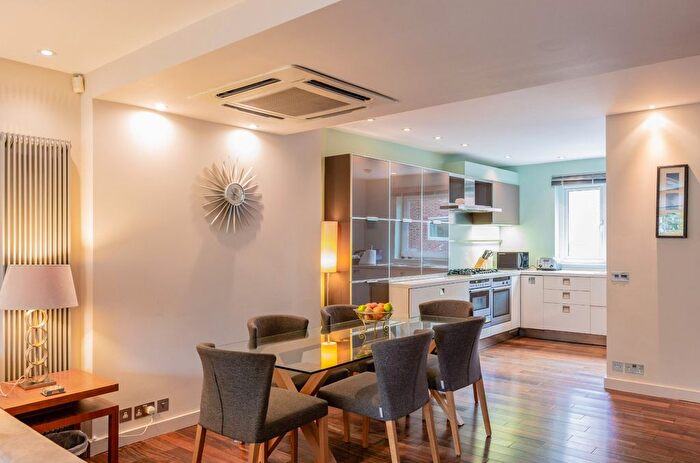 5 Bedroom Detached House To Rent In Woodsford Square, Holland Park, London, W14