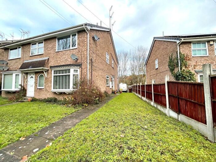 2 Bedroom Flat To Rent In Low Lane, Horsforth, Leeds, West Yorkshire, Uk, LS18
