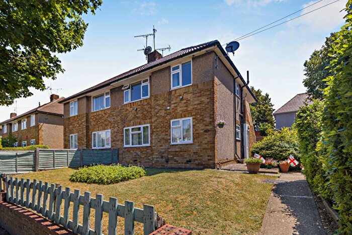 2 Bedroom Maisonette For Sale In Roman Road, Luton, LU4