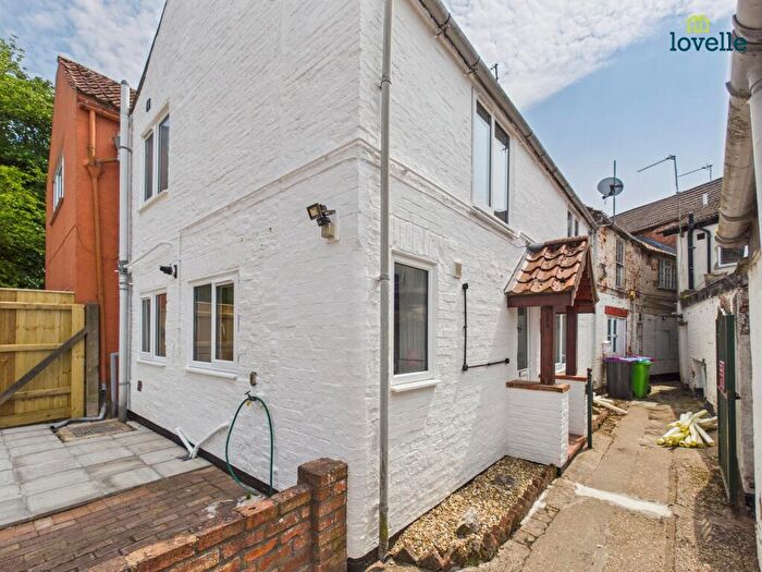 2 Bedroom End Of Terrace House To Rent In King Street, Market Rasen, LN8