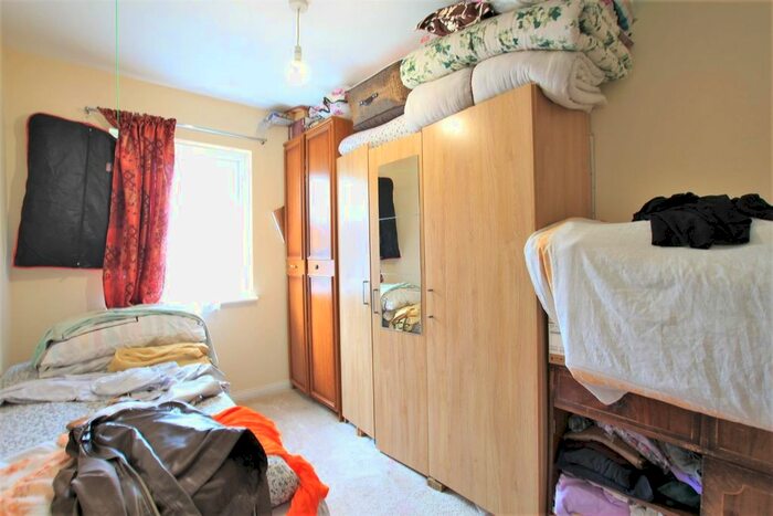 2 Bedroom Flat For Sale In Nuffield Court, Old Park Mews, Heston, TW5