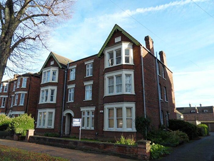 2 Bedroom Flat To Rent In Bushmead Avenue, Bedford, MK40