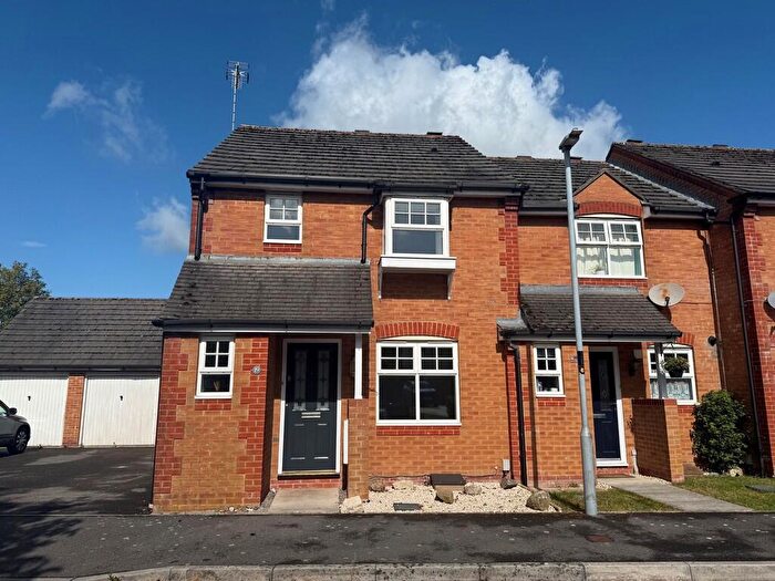 3 Bedroom End Of Terrace House To Rent In Kickdom Close, Amesbury, SP4