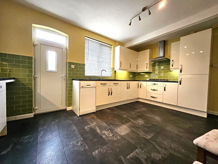 3 Bedroom Semi-Detached House To Rent In Masefield Road, Wheatley Hills, Doncaster, DN2