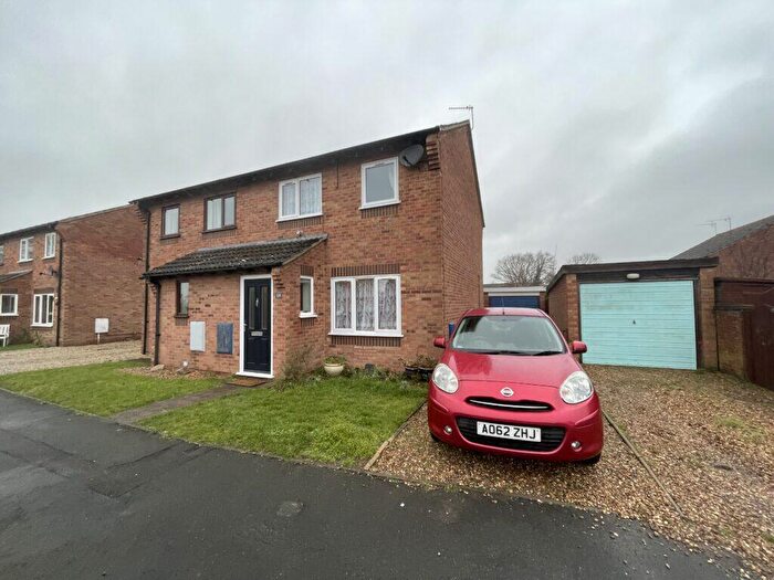 3 Bedroom Semi-Detached House For Sale In Arthurton Road, Spixworth, NR10