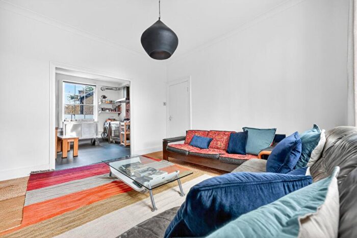 2 Bedroom Flat To Rent In Albion Drive, Hackney, E8