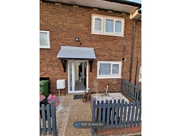 3 Bedroom Terraced House To Rent In Swanstead, Basildon, SS16