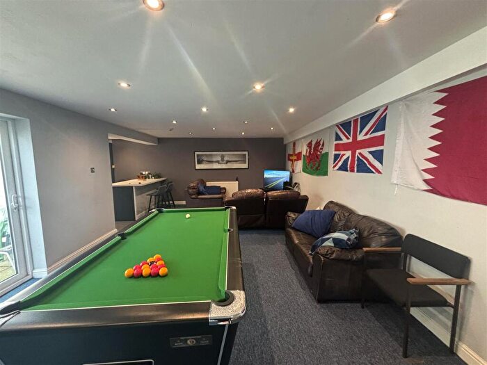 12 Bedroom End Of Terrace House To Rent In Brynland Avenue, Bristol, BS7