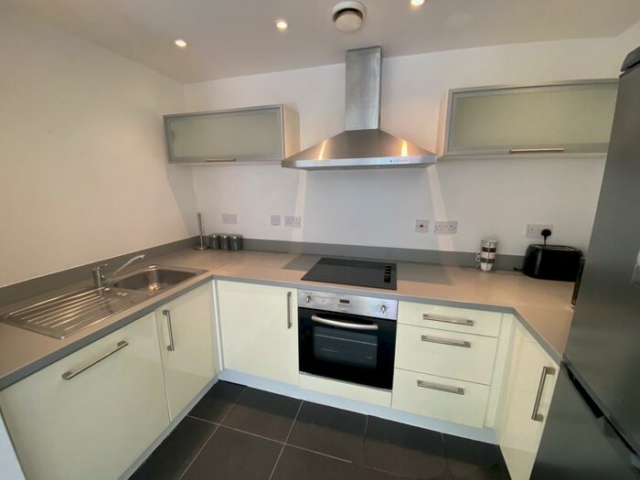 2 Bedroom Apartment To Rent In Chandlers Wharf, L1