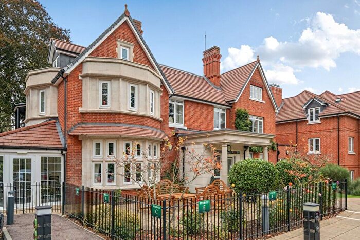 2 Bedroom Retirement Property For Sale In St. Pauls Cray Road, Chislehurst, BR7
