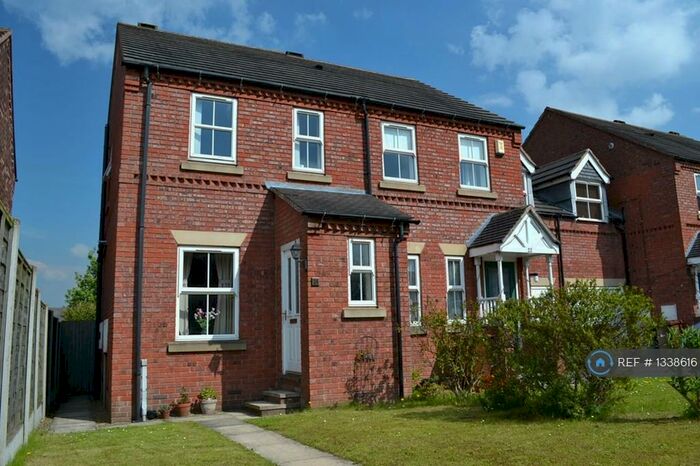 2 Bedroom End Of Terrace House To Rent In Knavesmire, Rothwell, Leeds, LS26