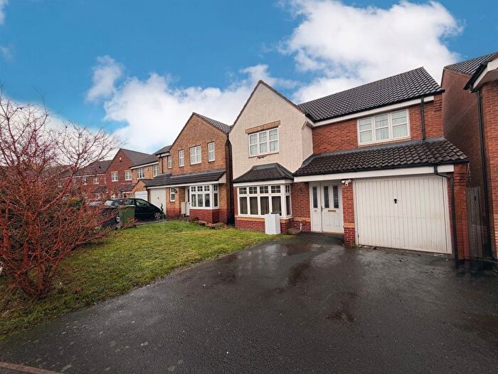 3 Bedroom Semi Detached House For Sale In Yale Road, Willenhall, WV13