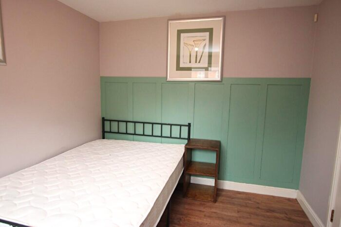 1 Bedroom House Of Multiple Occupation To Rent In Union Street, Kettering, Northamptonshire, NN16