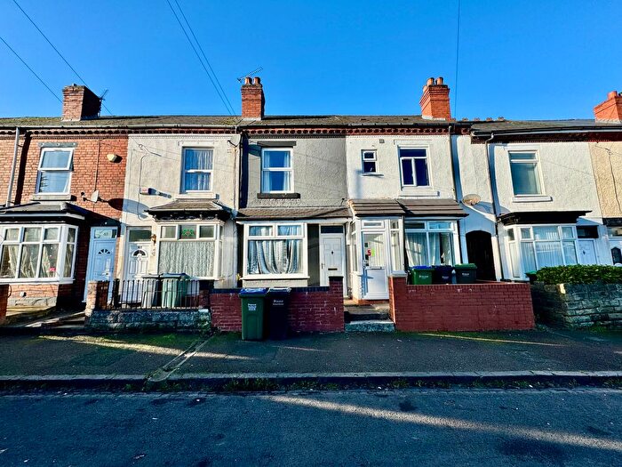 2 Bedroom Property To Rent In Birchfield Lane, Oldbury, B69