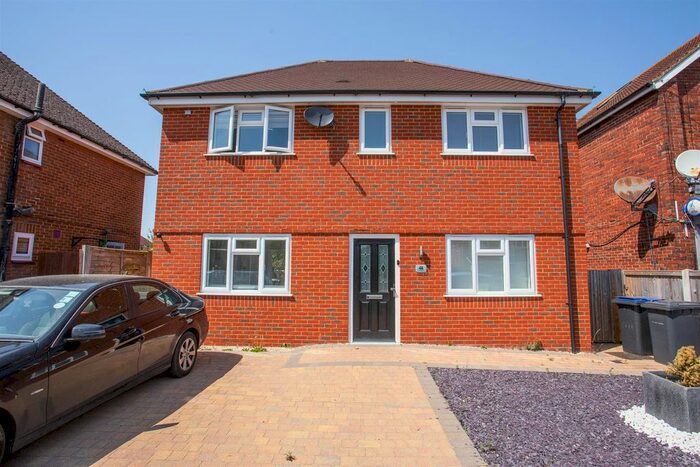 3 Bedroom Property To Rent In The Avenue, Hersden, Canterbury, CT3