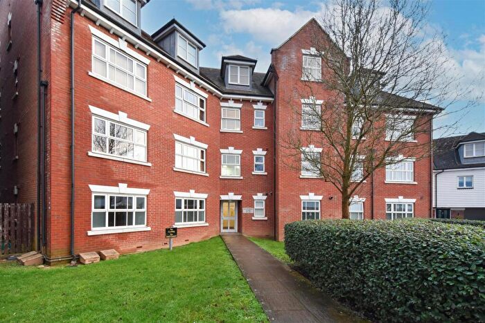 2 Bedroom Apartment For Sale In Walter Mead Close, Ongar, CM5
