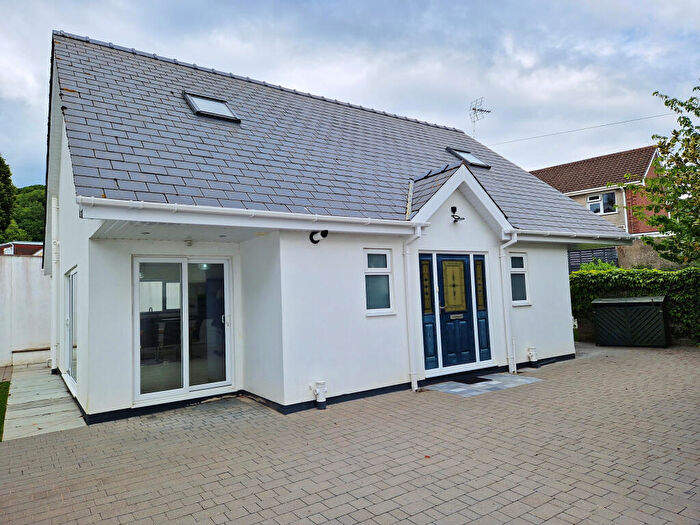 3 Bedroom Detached Bungalow For Sale In Danygraig Avenue, Porthcawl, CF36