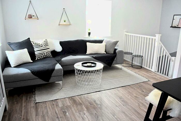 2 Bedroom Ground Maisonette To Rent In Windermere Drive, Doncaster, DN4