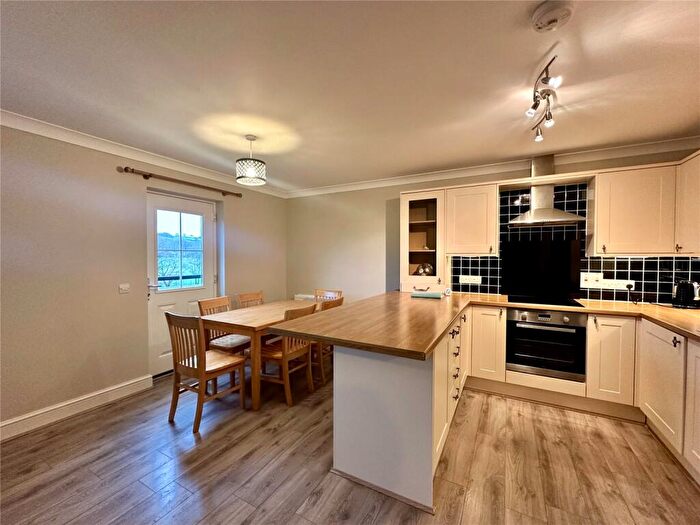 1 Bedroom Flat To Rent In Main Street, Pembroke, Pembrokeshire, SA71