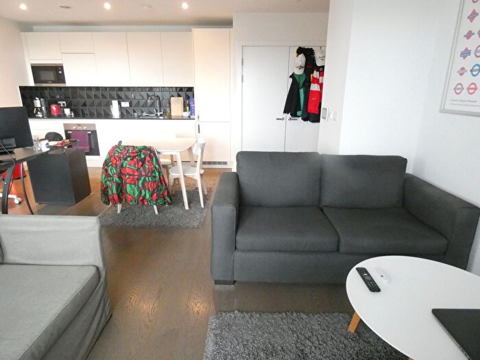 1 Bedroom Flat To Rent In Walton Heights, Walworth Road, London, SE17