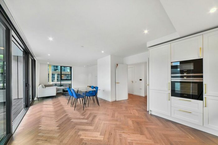 2 Bedroom Flat To Rent In Gauging Square, London, E1W