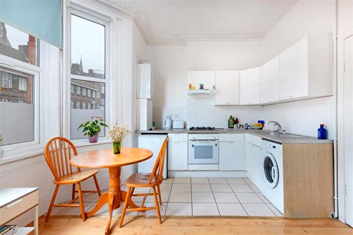 1 Bedroom Flat To Rent In Streatham High Road, Streatham Station, SW16