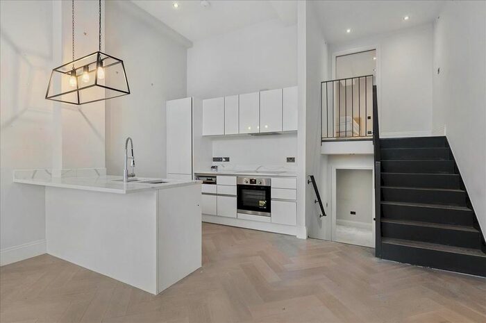 2 Bedroom Flat To Rent In Crabtree Hall, Rainville Road, Hammersmith, London, SW6