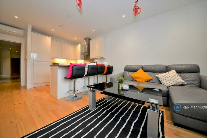 3 Bedroom Flat To Rent In Clifton Terrace, London, N4