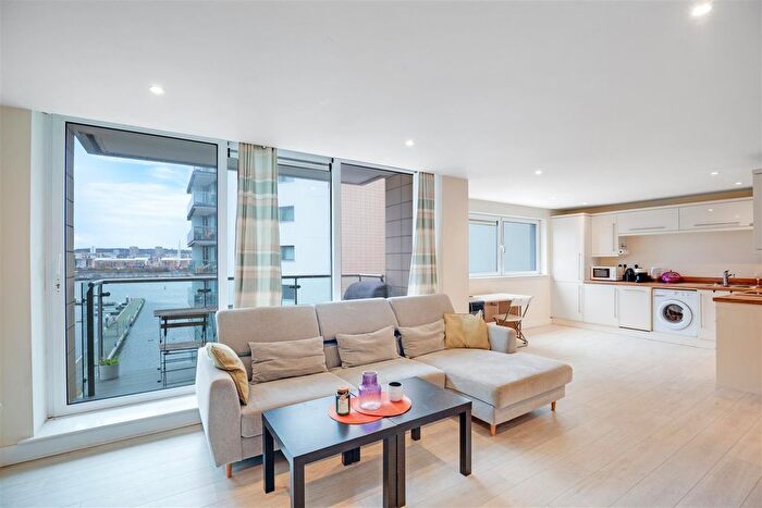 2 Bedroom Flat For Sale In Drift Court, Gallion's Reach, E16