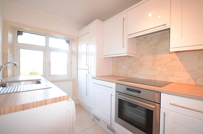 1 Bedroom Flat To Rent In Ormonde House, Priory Way, Datchet, SL3