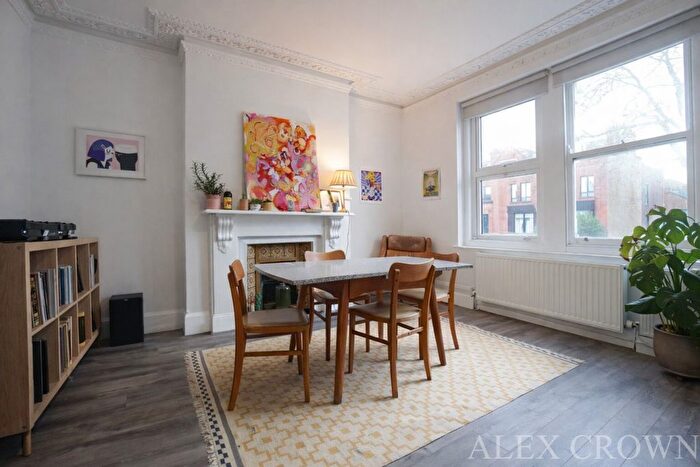 3 Bedroom Flat To Rent In Archway Road, London, N6