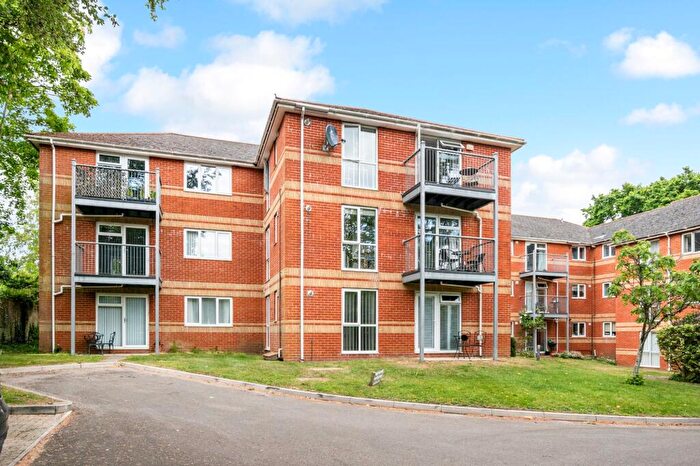 2 Bedroom Apartment For Sale In St. Osmunds Road, Sarum Court, BH14
