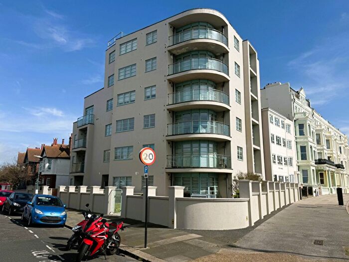 3 Bedroom Flat To Rent In Vallance Gardens, Hove, East Sussex, BN3