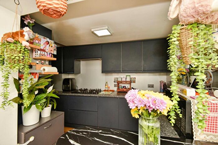 2 Bedroom Bungalow For Sale In St Williams Way, Rochester, Kent, ME1