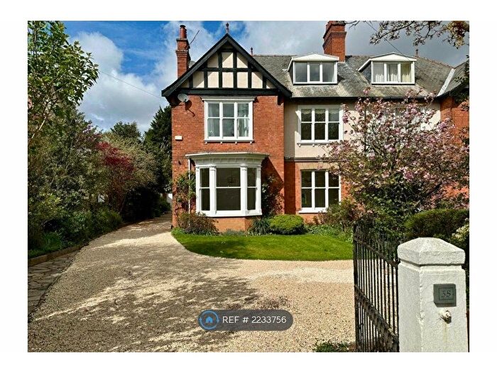 5 Bedroom Semi-Detached House To Rent In Humberston Avenue, Humberston, DN36
