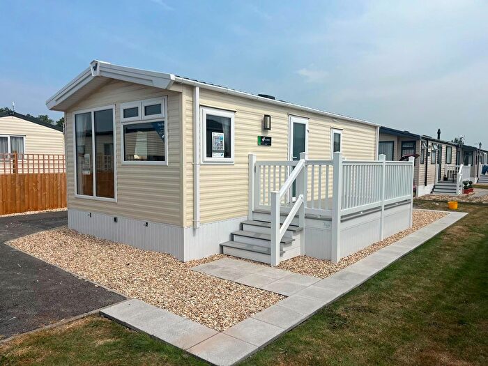 2 Bedroom Mobile/park Home For Sale In Edithmead, Highbridge, TA9