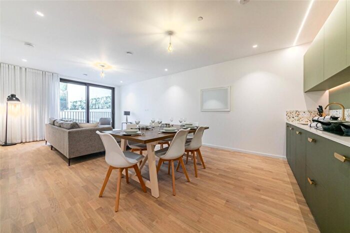 3 Bedroom Apartment To Rent In Haverstock Hill, London, NW3