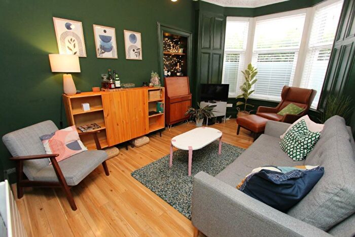 2 Bedroom Flat To Rent In Marionville Road, Abbeyhill, Edinburgh, EH7